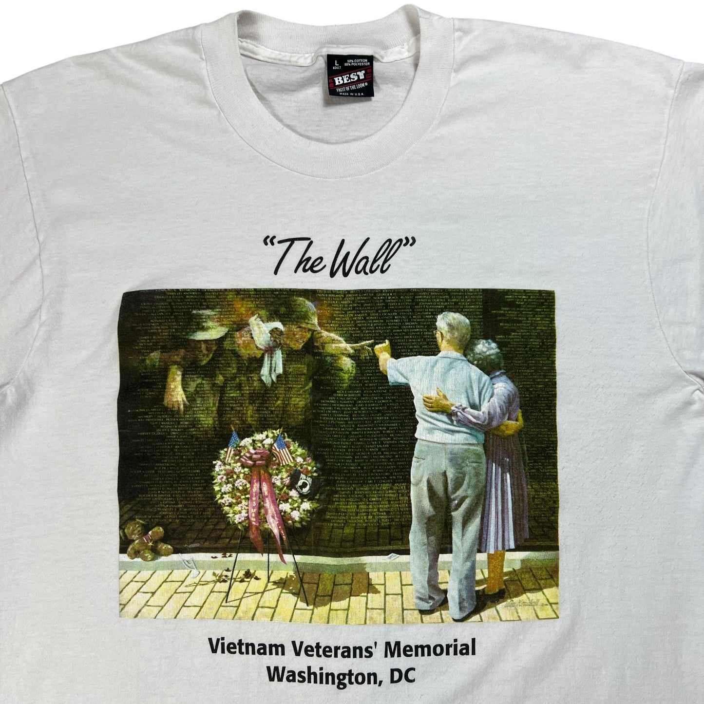 Vintage 90s “The Wall” Vietnam Veterans’ Memorial art tee (L)