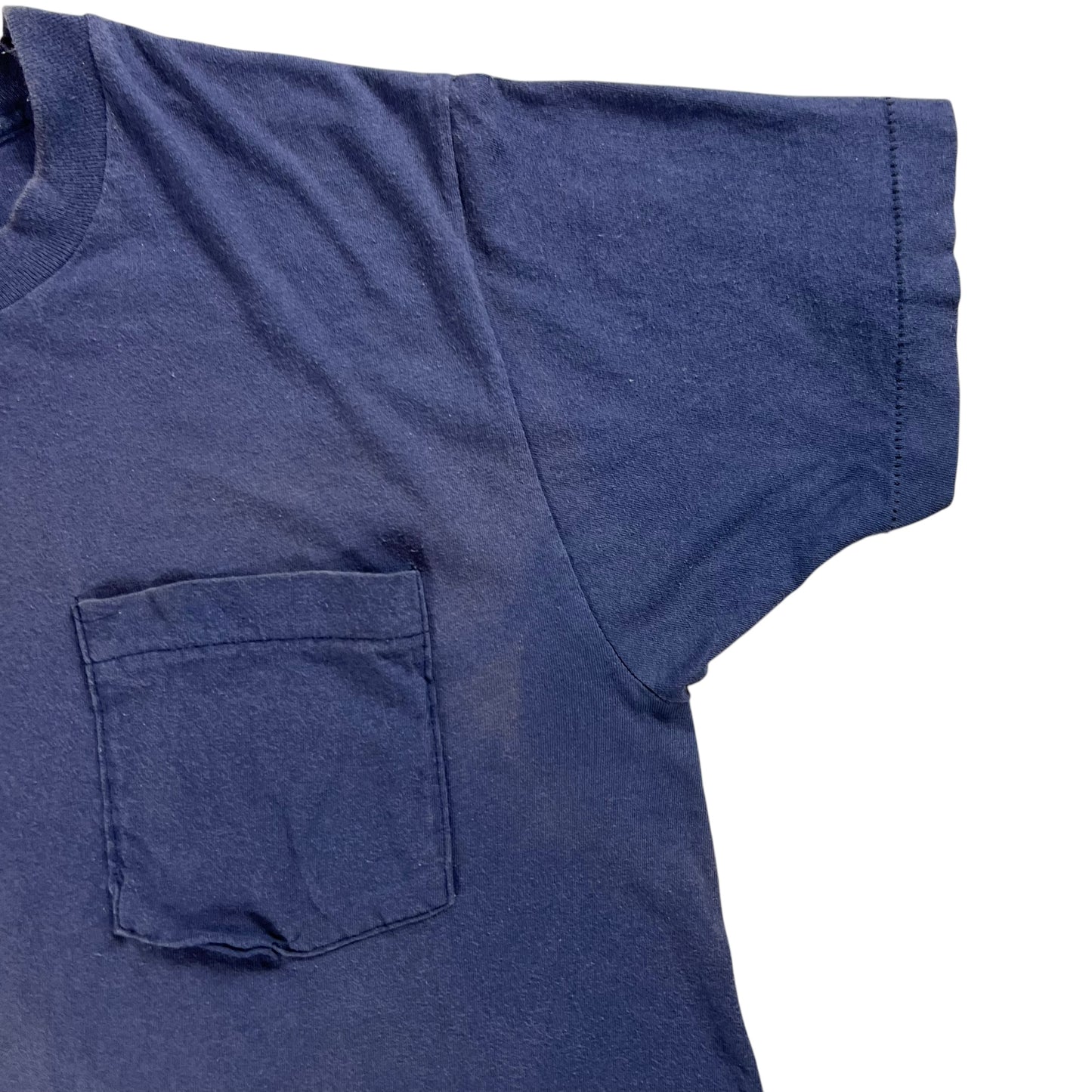 Vintage 80s Fruit of the loom navy blue faded pocket tee (M)