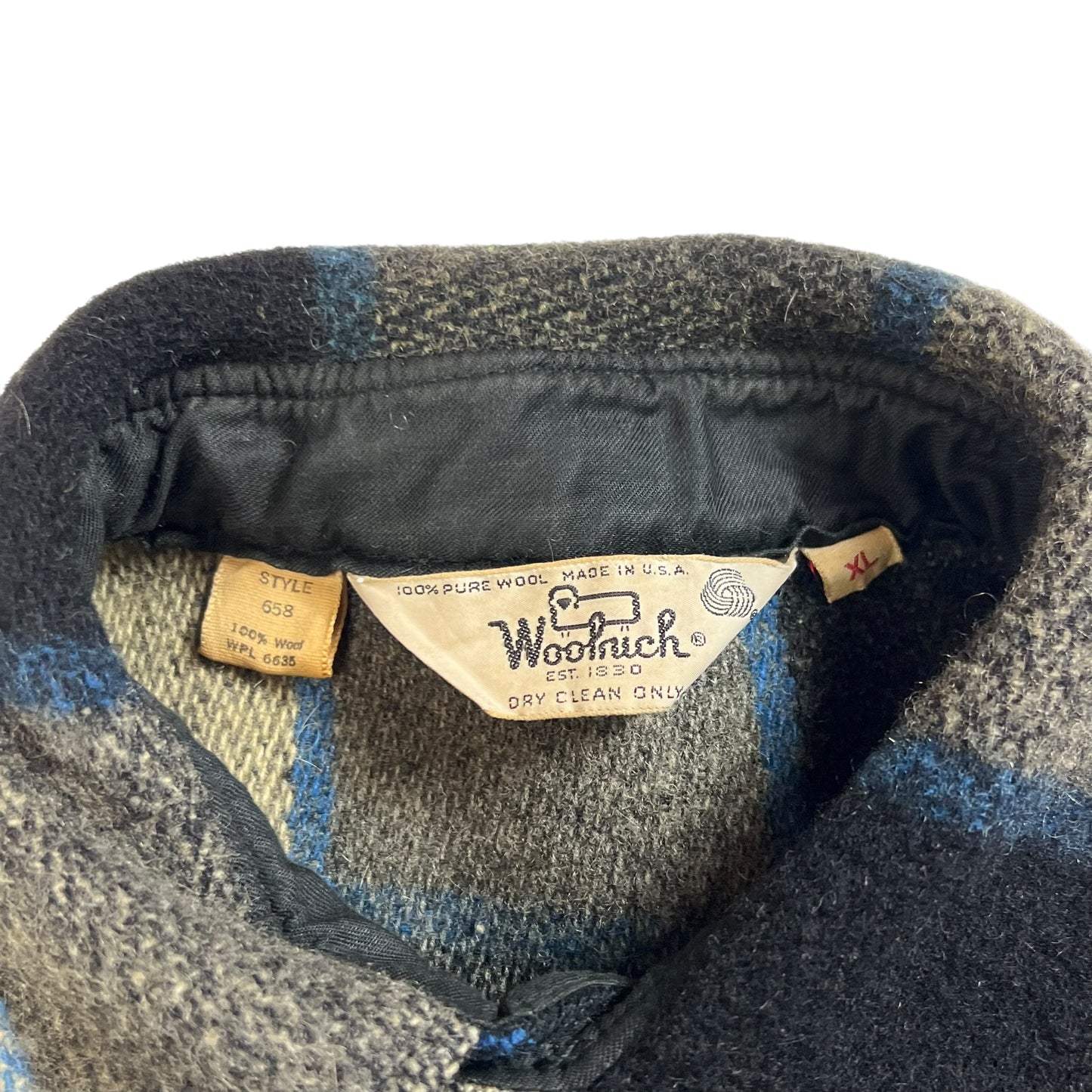 Vintage 1970s Woolrich heavy plaid flannel button up (XL)