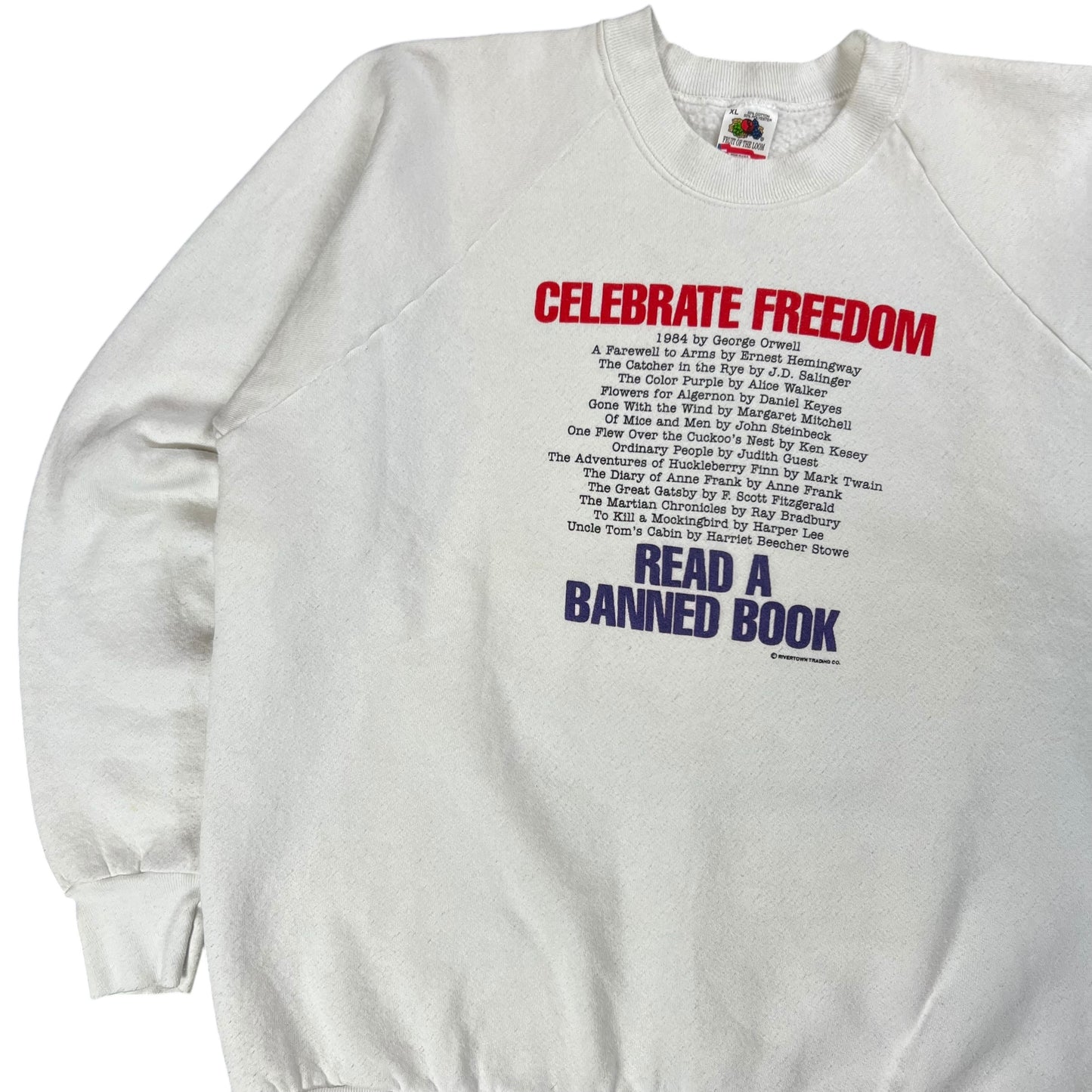 Vintage 90s Celebrate Freedom Read A Banned Book crewneck (L)