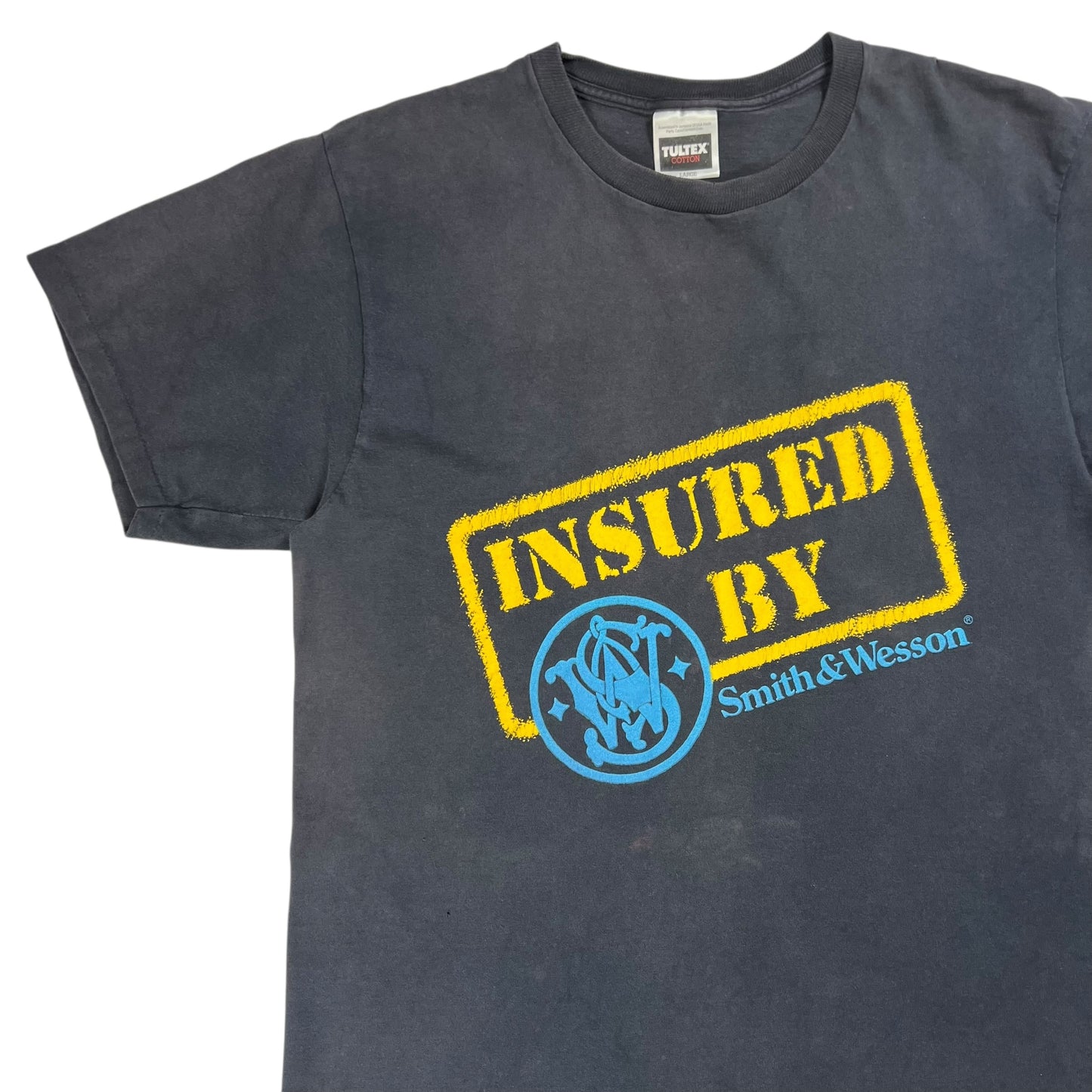 Vintage 90s Insured By Smith & Wesson faded gun tee (L)