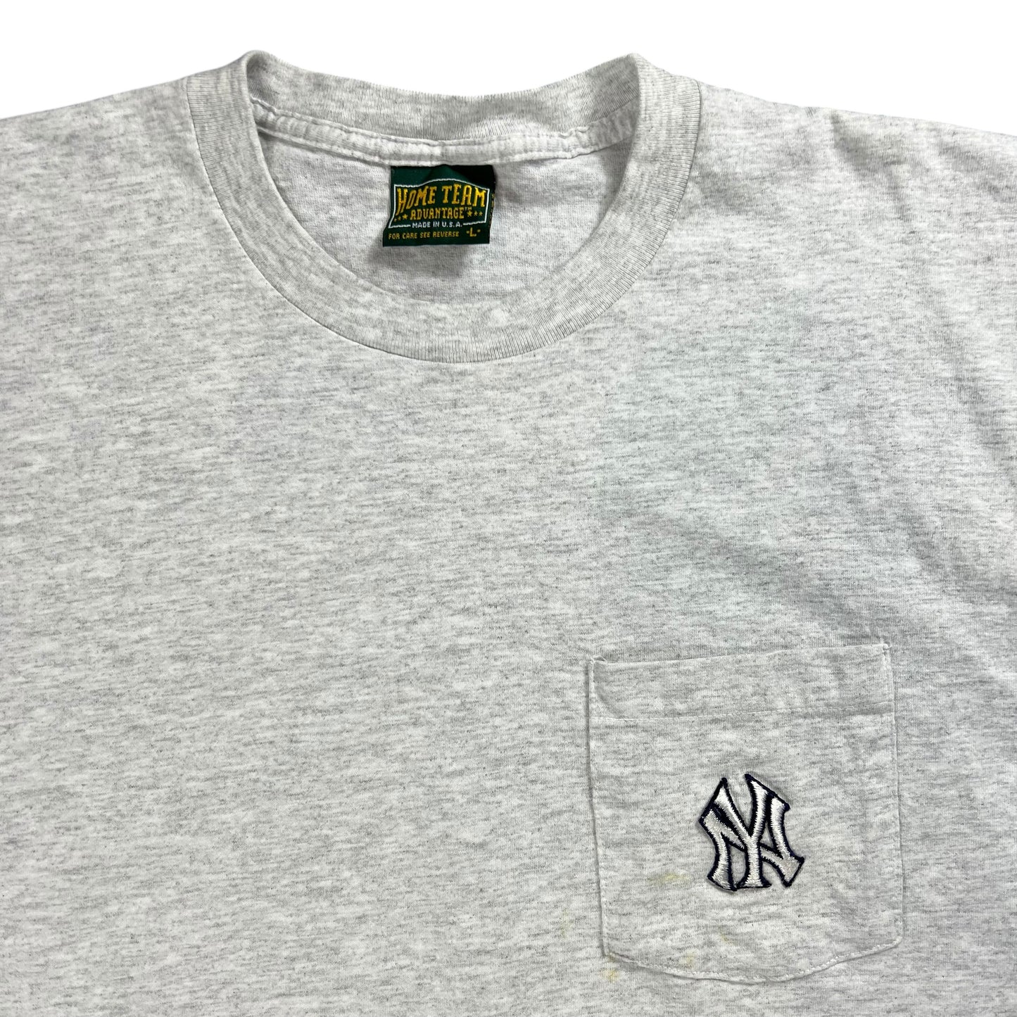 Vintage 90s New York Yankees graphic pocket tee (L)
