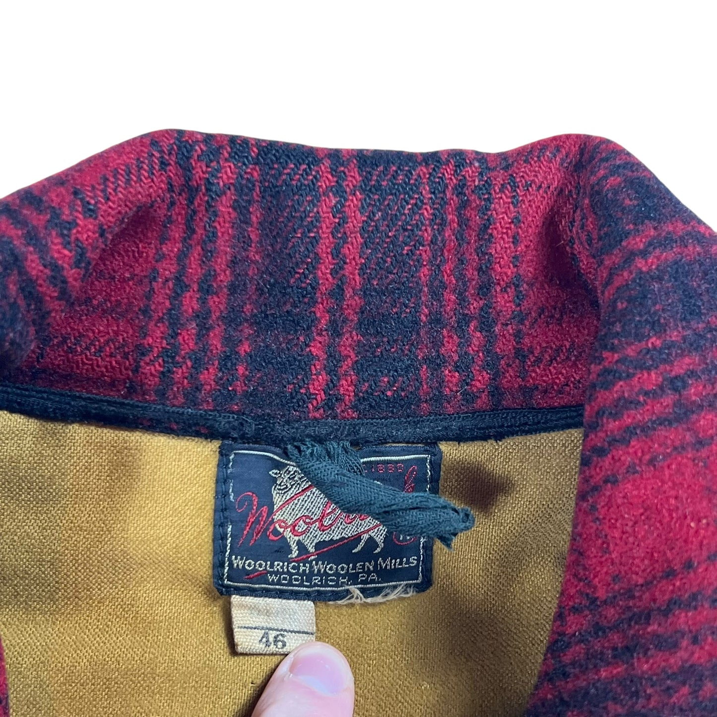 Vintage 1950s Woolrich buffalo plaid mackinaw red wool jacket (XL)