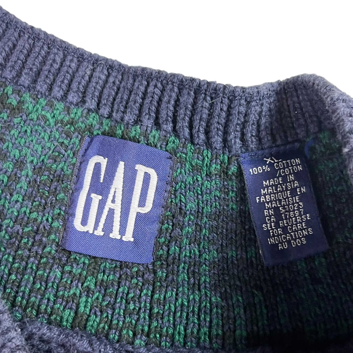 Vintage 90s GAP v neck knit sweater (XL)