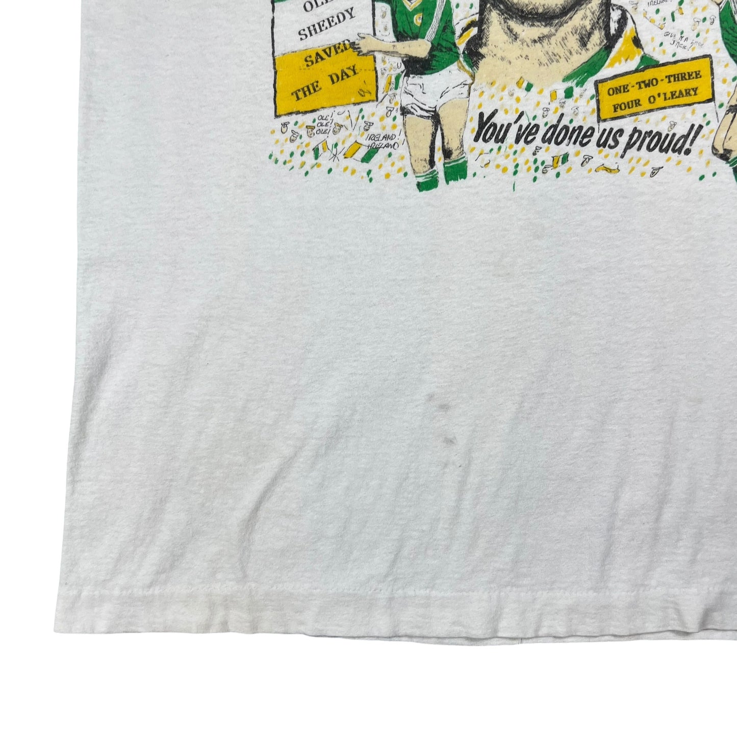 Vintage 80s Ireland Soccer “The Boys Are Back In Town” faded tee (L)