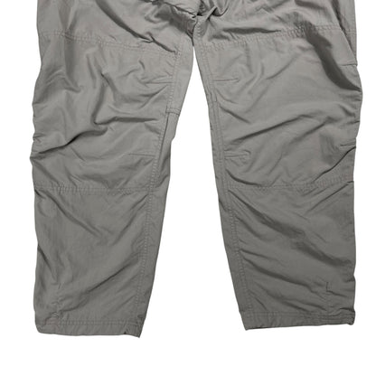 Vintage Y2K Mountain Hardwear convertible hiking pants (M)