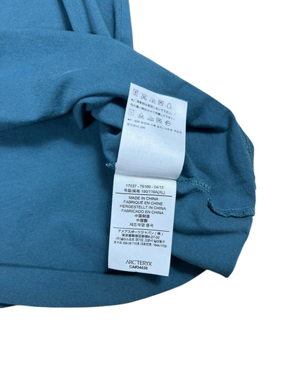 2015 Arc’Teryx geometric mountains graphic tee (XL)