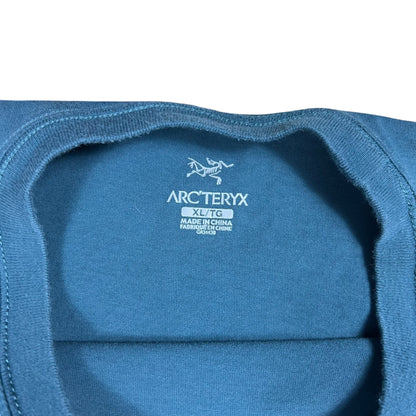 2015 Arc’Teryx geometric mountains graphic tee (XL)