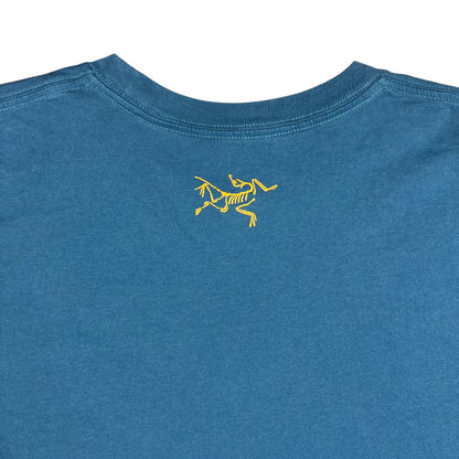 2015 Arc’Teryx geometric mountains graphic tee (XL)