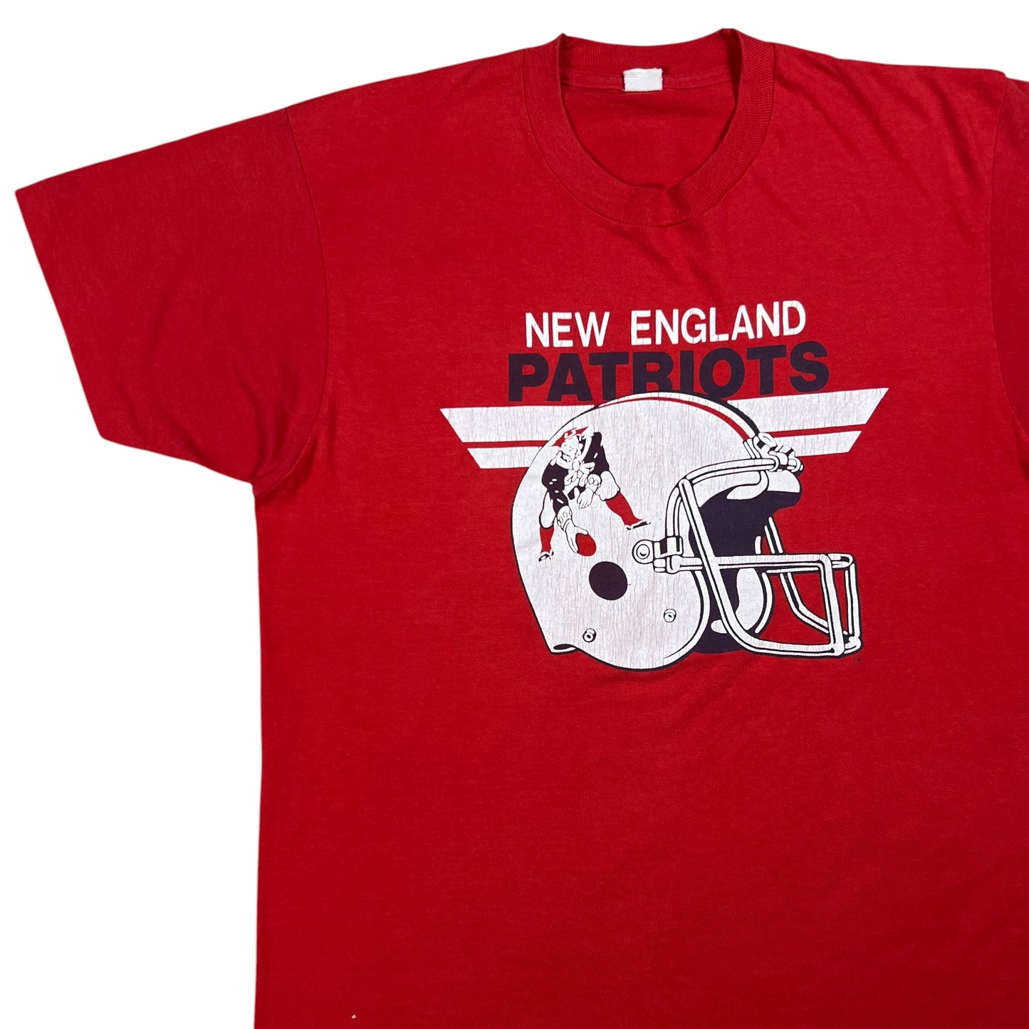 Vintage 80s New England Patriots old logo faded NFL tee (M)