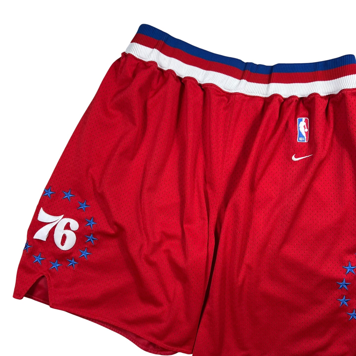 Vintage Y2K Nike Philadelphia 76ers Swingman NBA shorts (XL)