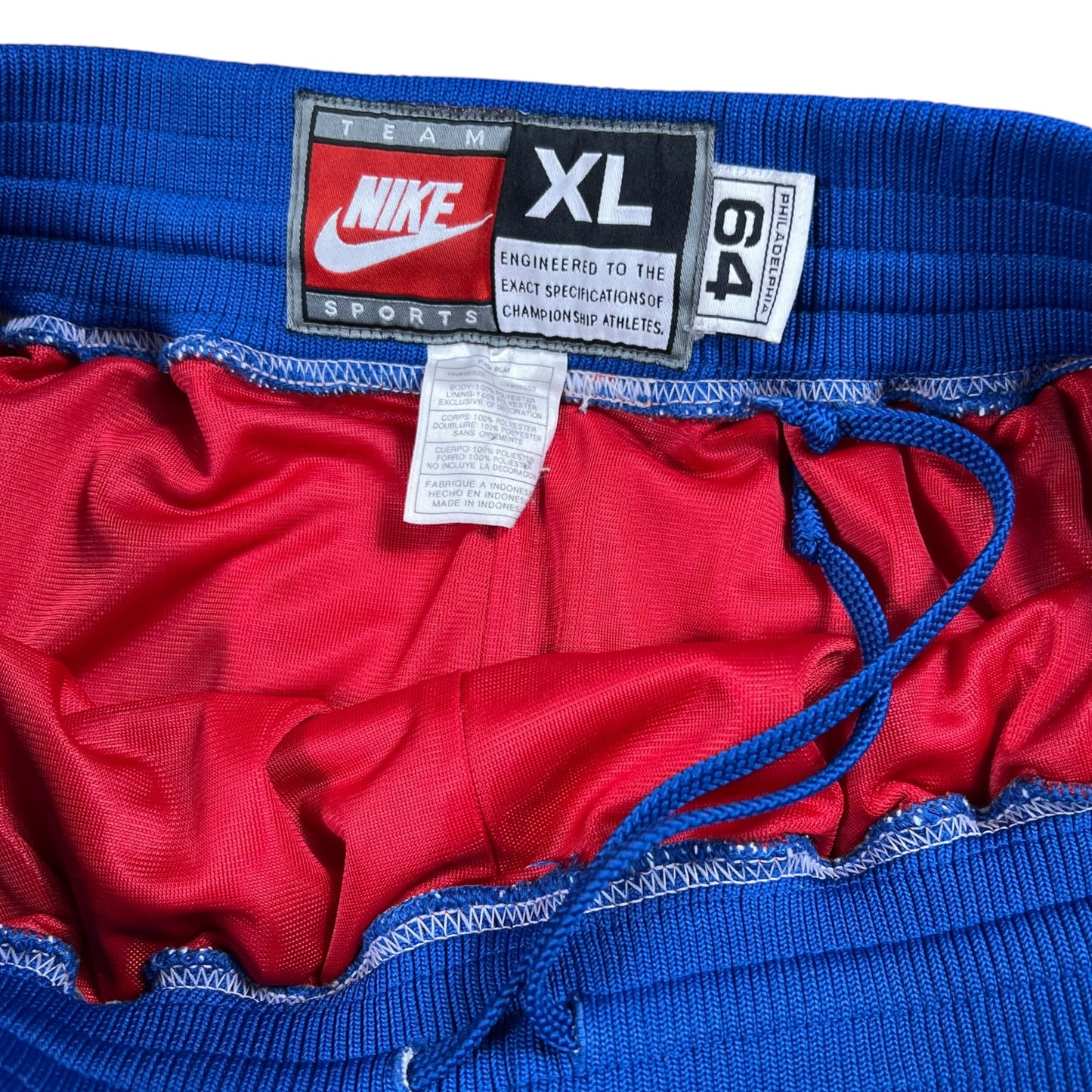 Vintage Y2K Nike Philadelphia 76ers Swingman NBA shorts (XL)