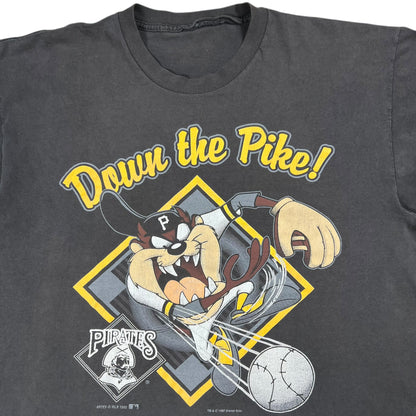 Vintage 1993 Pittsburgh Pirates Looney Tunes Taz Tasmanian Devil faded tee (L)