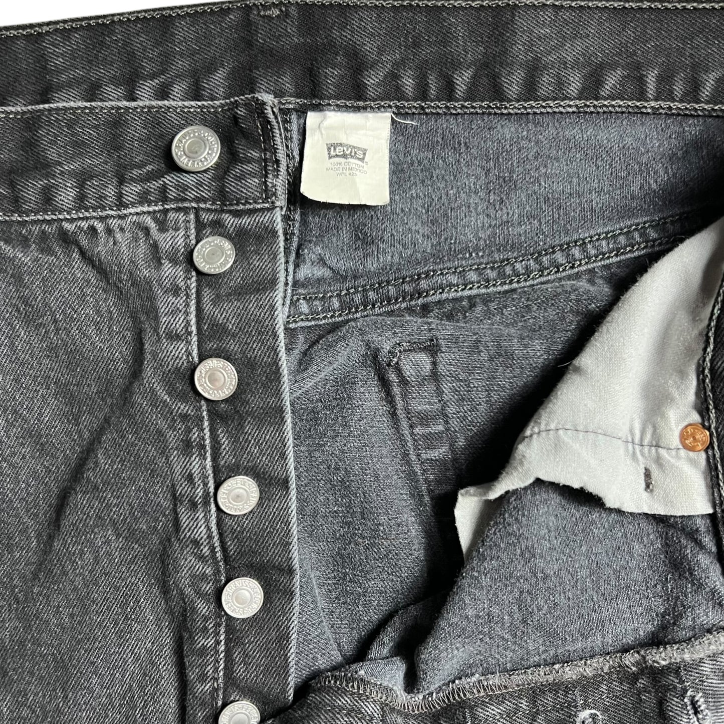 Vintage 90s Levi’s 501 black button fly denim jeans (36x33)