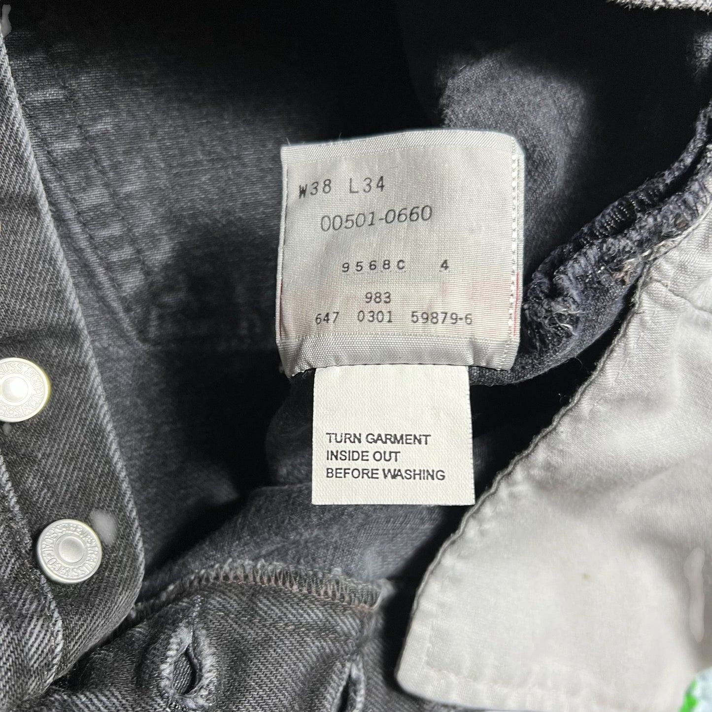 Vintage 90s Levi’s 501 black button fly denim jeans (36x33)
