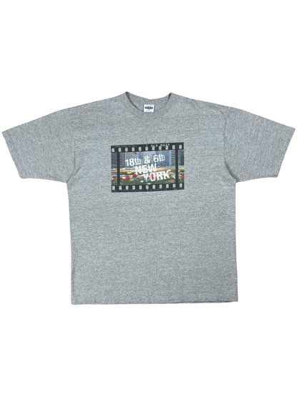 Vintage 90s Old Navy New York City 18th & 6th film graphic tee (M/L)