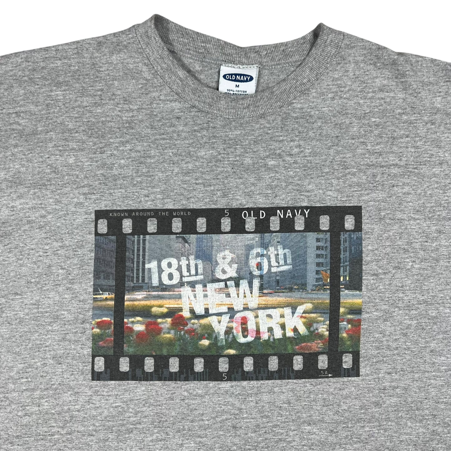 Vintage 90s Old Navy New York City 18th & 6th film graphic tee (M/L)