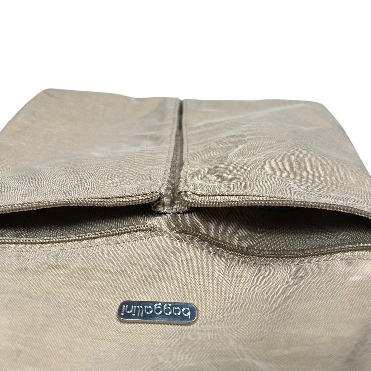 Vintage Y2K baggallini multi pocket cross shoulder beige bag
