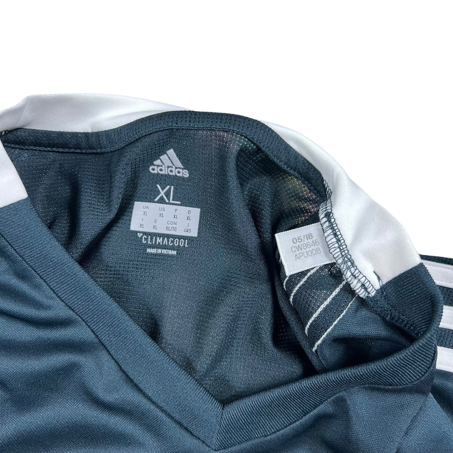 2018 Adidas Real Madrid training soccer jersey (XL)