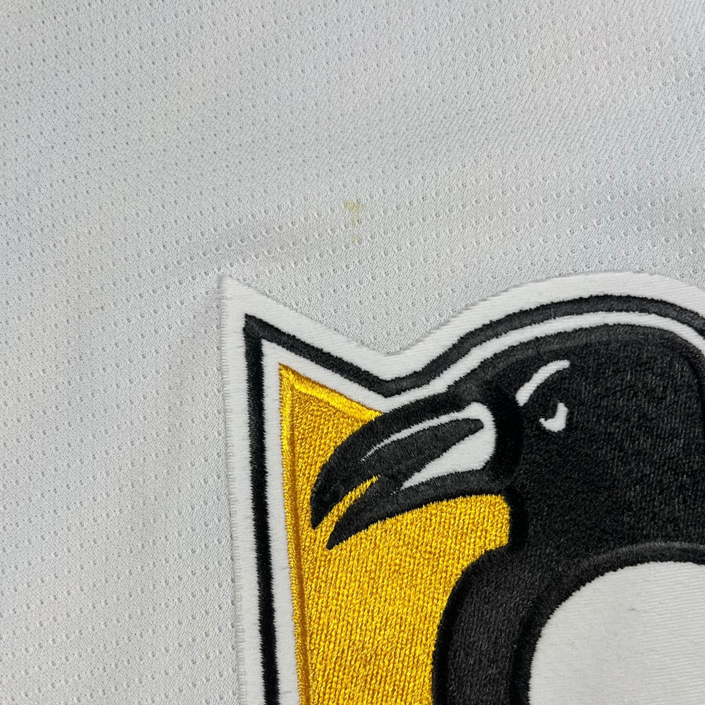 Vintage 90s CCM Pittsburgh Penguins alternate old logo NHL hockey jersey (M)
