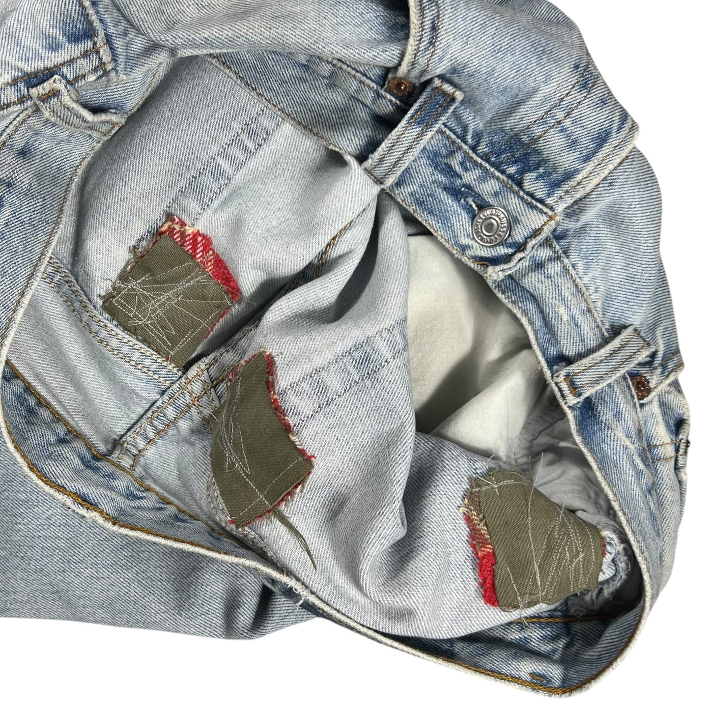 Vintage 90s Levi’s 501 button fly distressed & repaired USA made denim jeans (33x29)