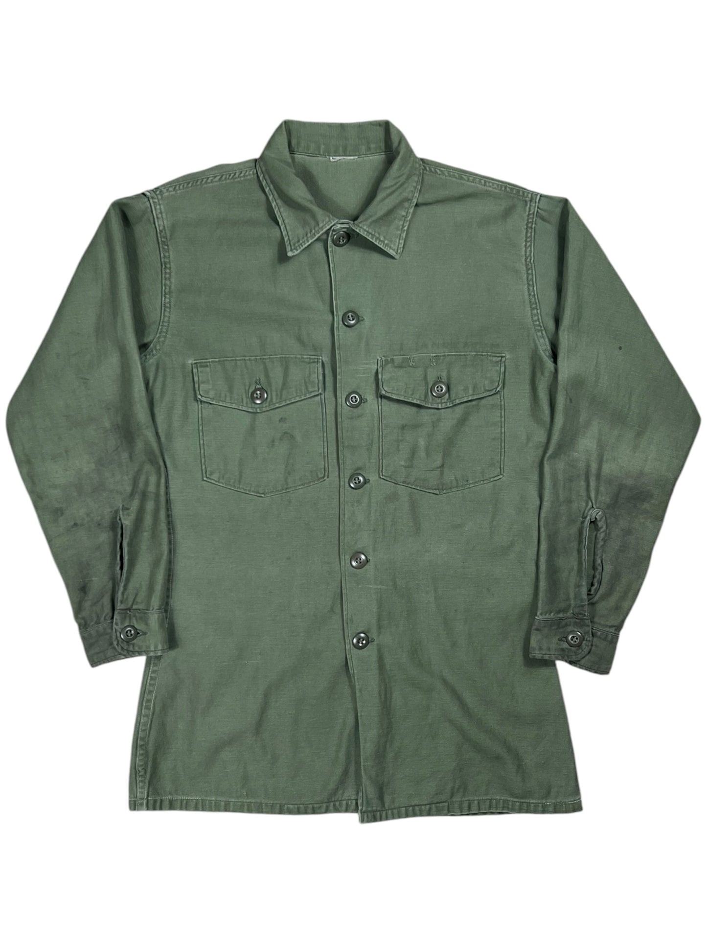 Vintage 1970s OG-107 cotton worn button up Vietnam era military shirt (M)
