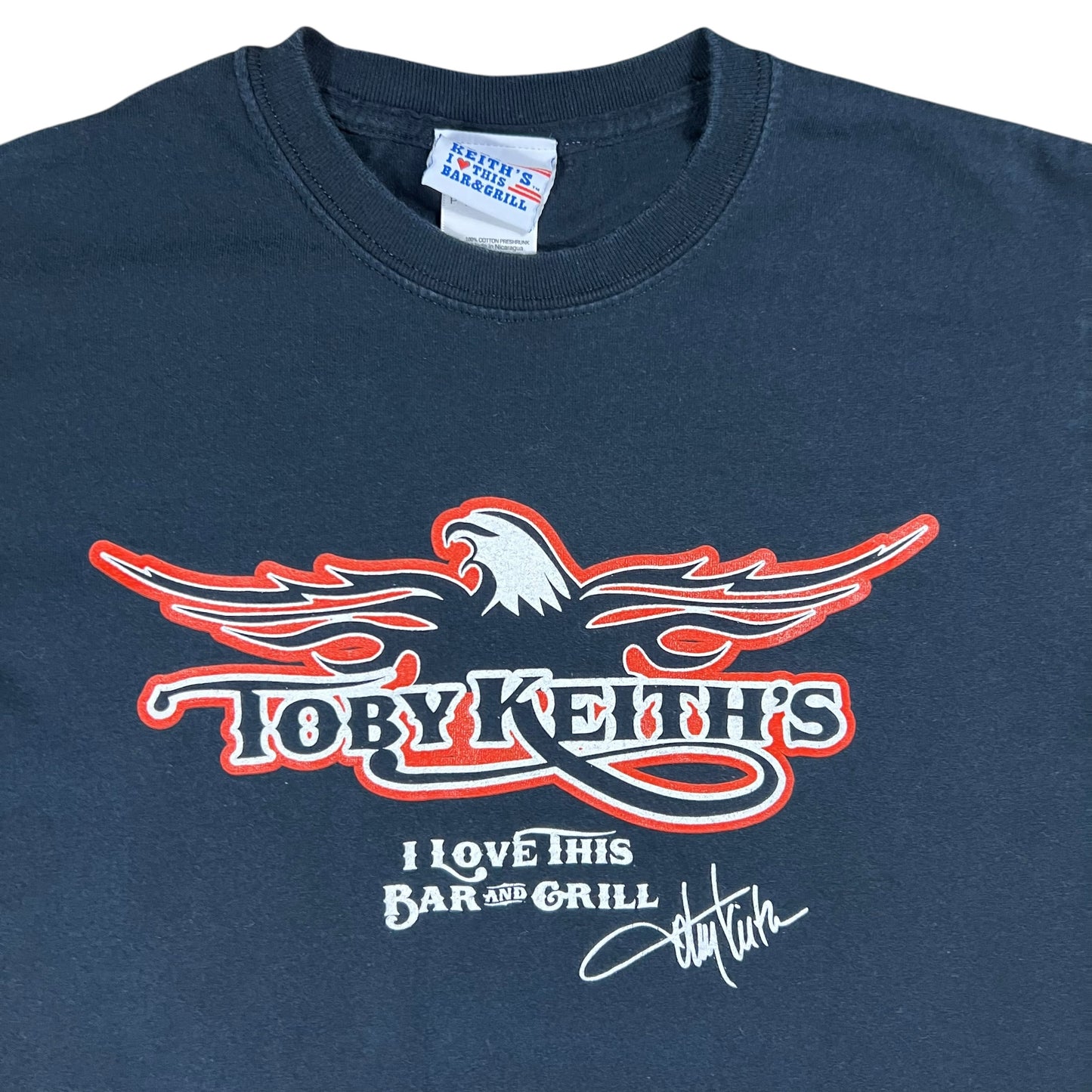 Vintage Y2K Toby Keith Bar & Grill country music tee (S)