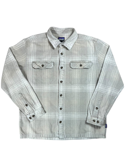 2019 Patagonia organic cotton flannel button up shirt (L)