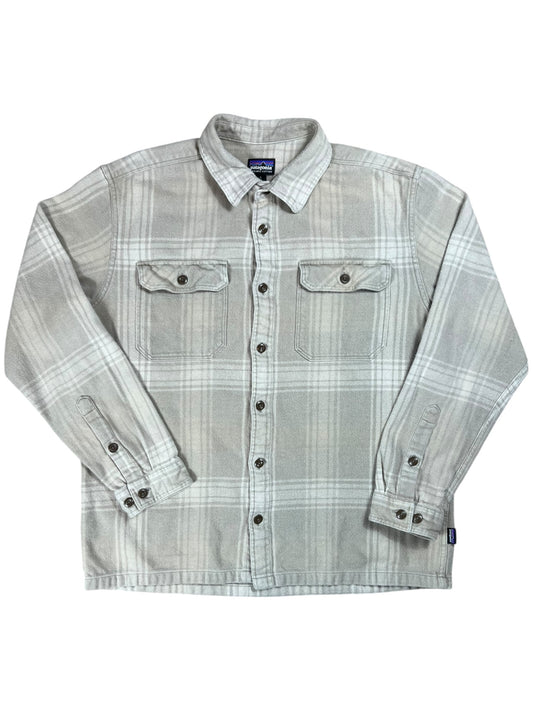 2019 Patagonia organic cotton flannel button up shirt (L)