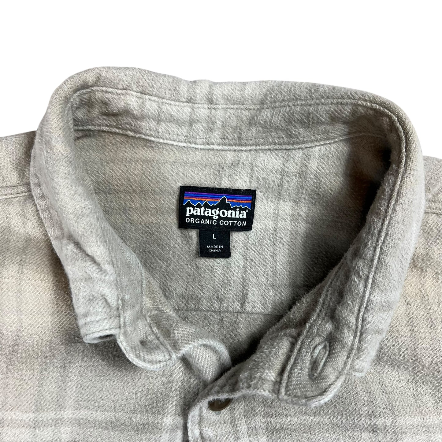 2019 Patagonia organic cotton flannel button up shirt (L)