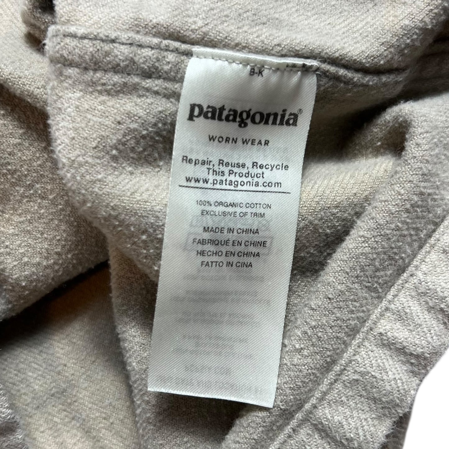 2019 Patagonia organic cotton flannel button up shirt (L)