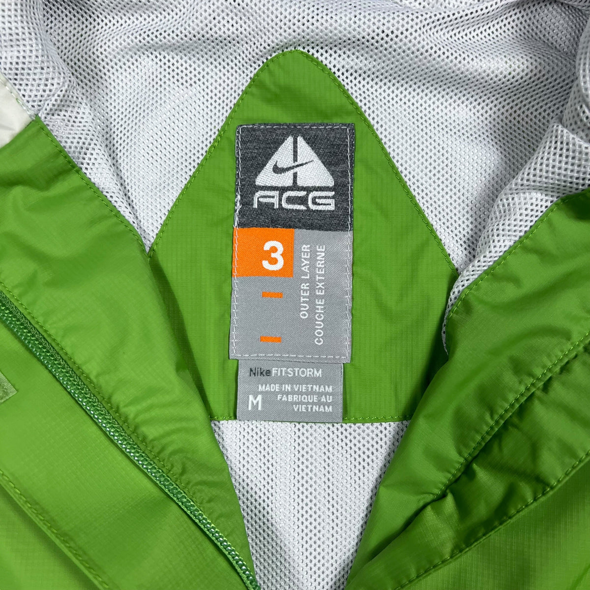 Vintage Y2K Nike ACG All Conditions Gear Fitstorm women's rain trail jacket (M)
