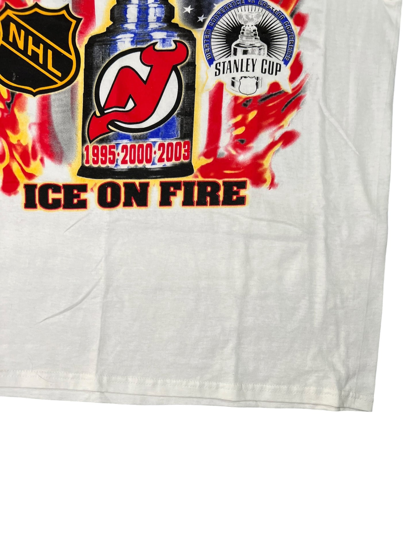 Vintage 2003 New Jersey Devils Stanley Cup Champs flames tee (XL)