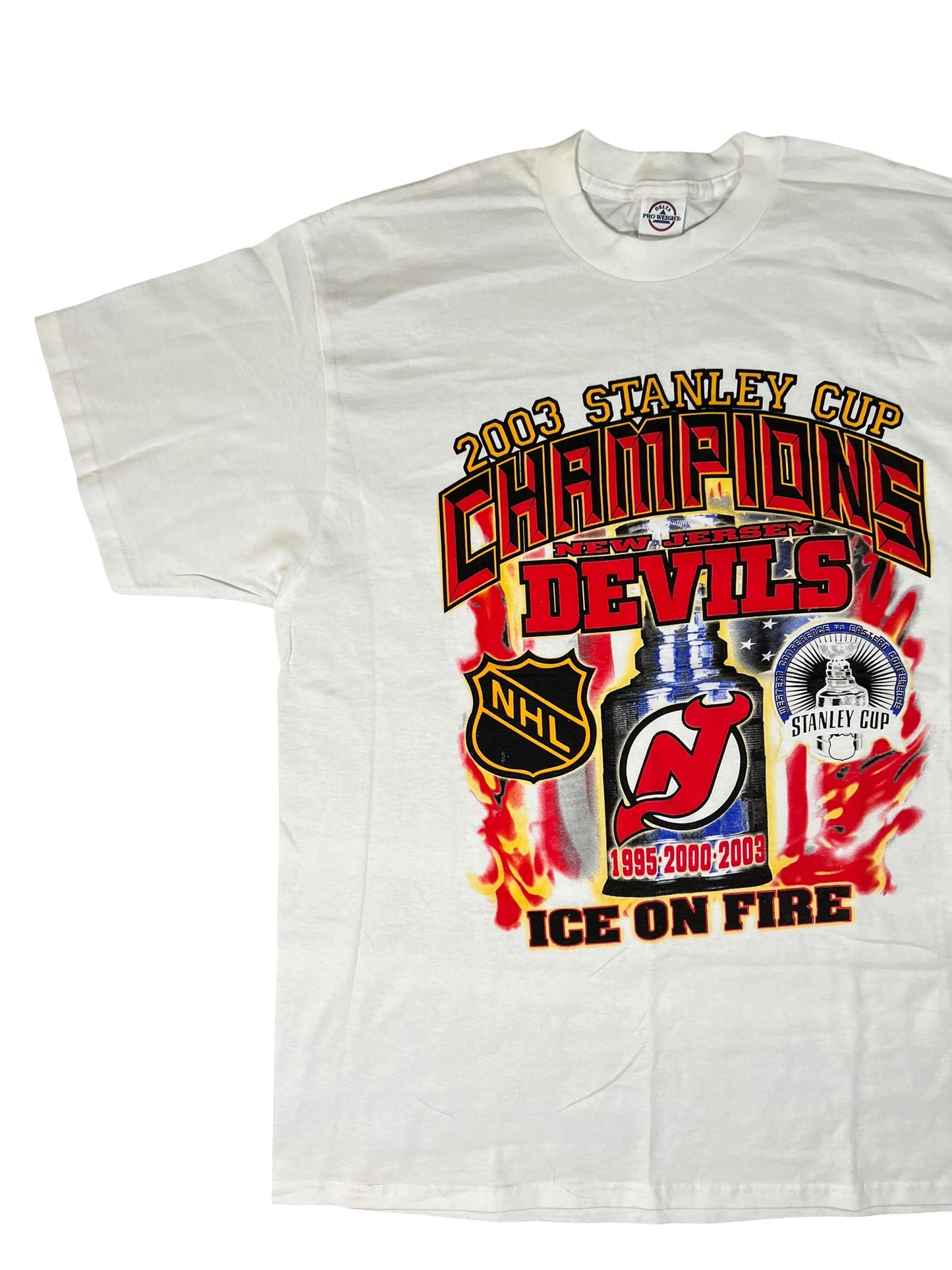 Vintage 2003 New Jersey Devils Stanley Cup Champs flames tee (XL)