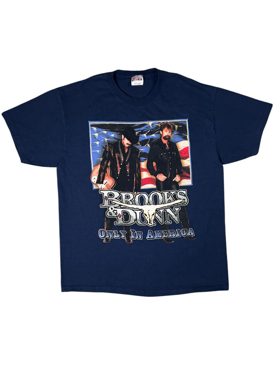 Vintage 2001 Brooks & Dunn Neon Circus Kick Ass Country! band tee (L)