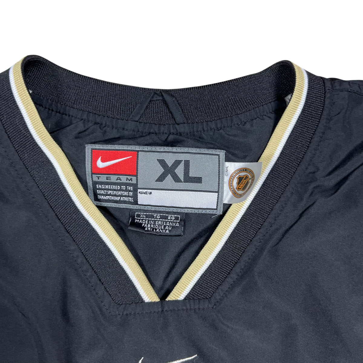 Vintage Y2K Nike Pittsburgh Penguins NHL windbreaker (XL)