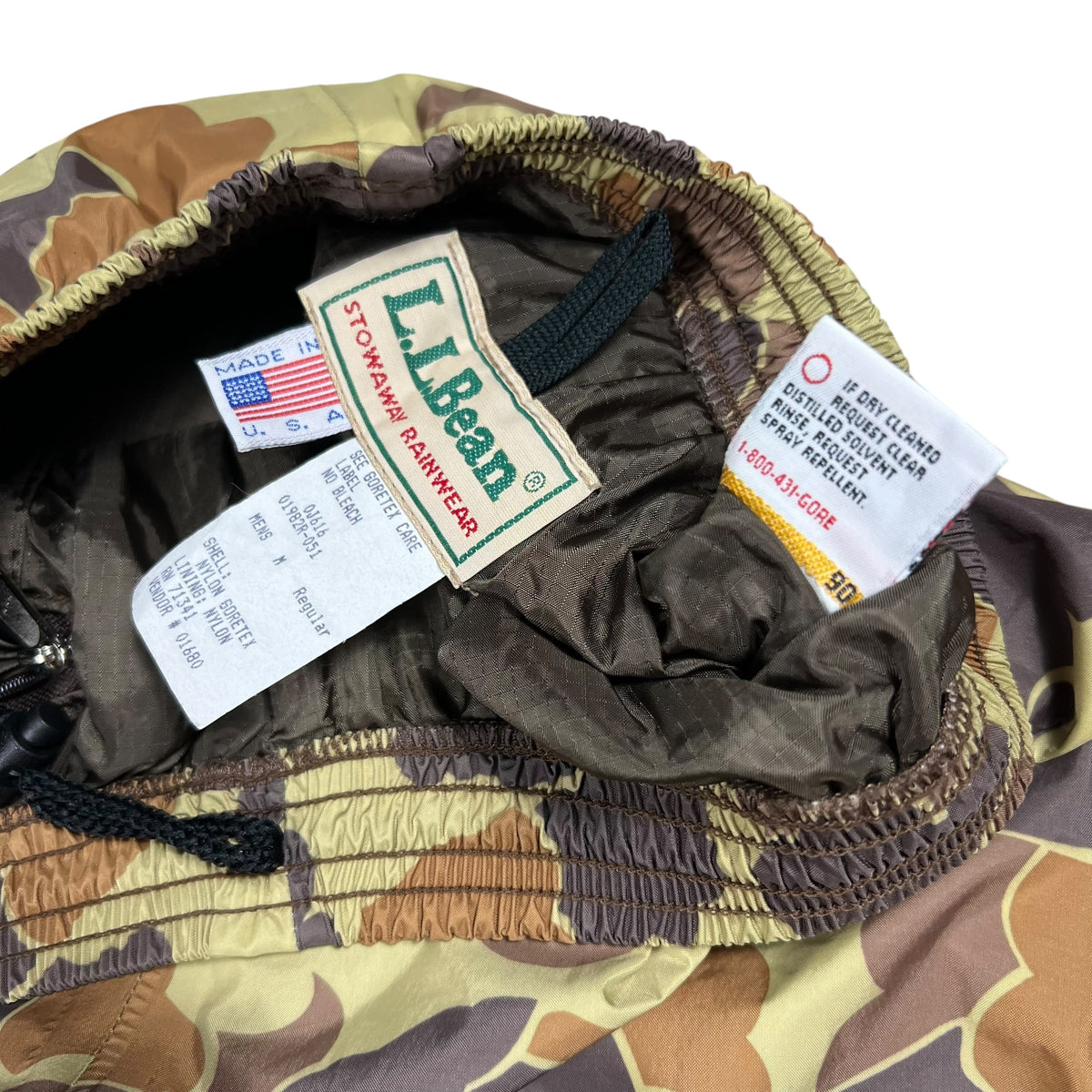 Vintage 80s L.L. Bean Gore-Tex Stowaway Rainwear camo pants (M)