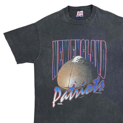 Vintage 1994 New England Patriots faded football NFL tee (XL)