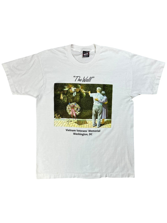 Vintage 90s “The Wall” Vietnam Veterans’ Memorial art tee (L)