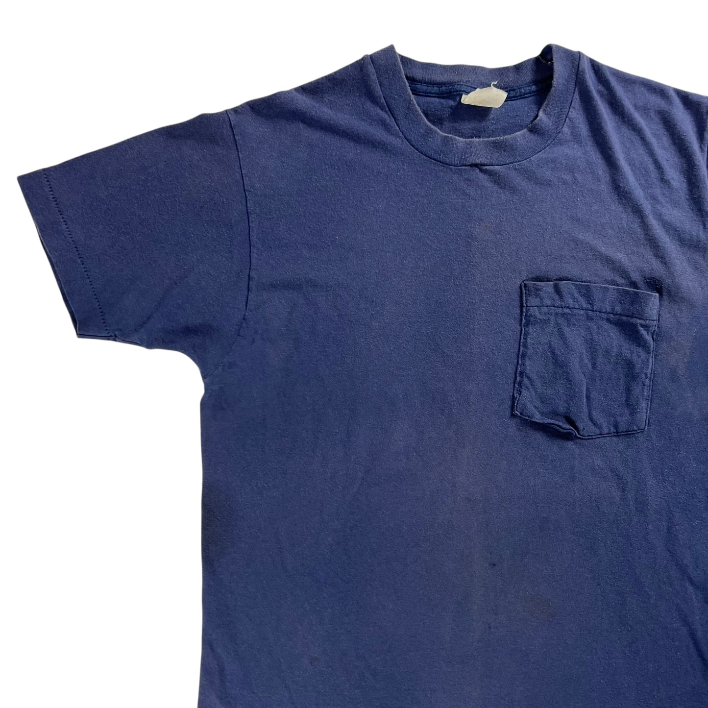 Vintage 80s Fruit of the loom navy blue faded pocket tee (M)
