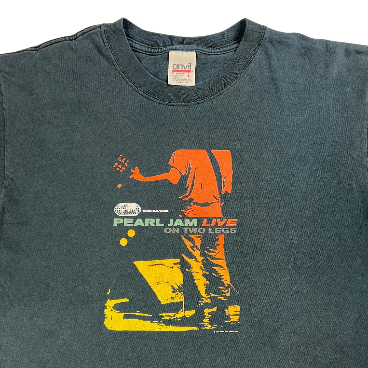 Vintage 1998 Pearl Jam Live On Two Feet Tour band tee (L)