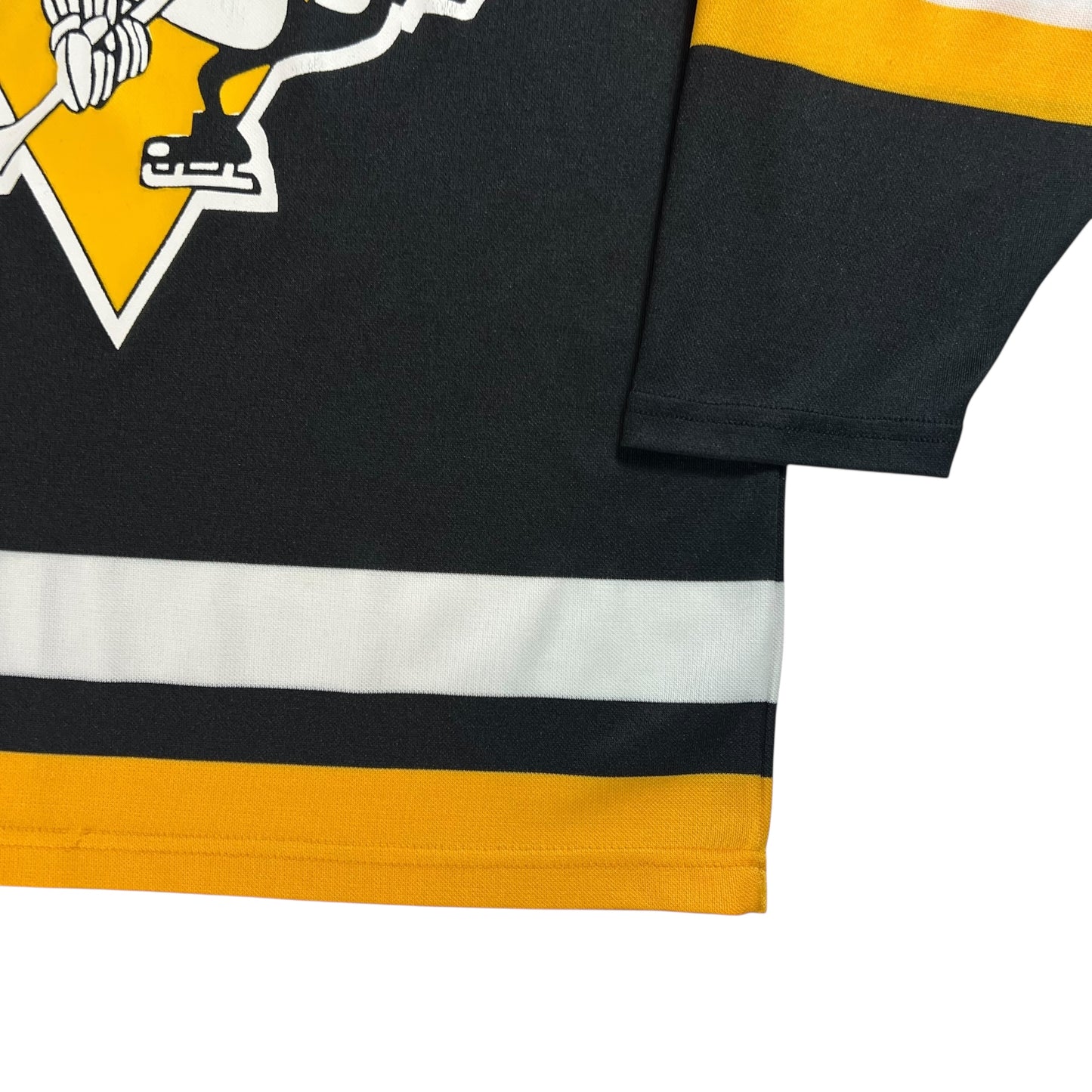 Vintage 90s CCM Pittsburgh Penguins NHL hockey jersey (M)