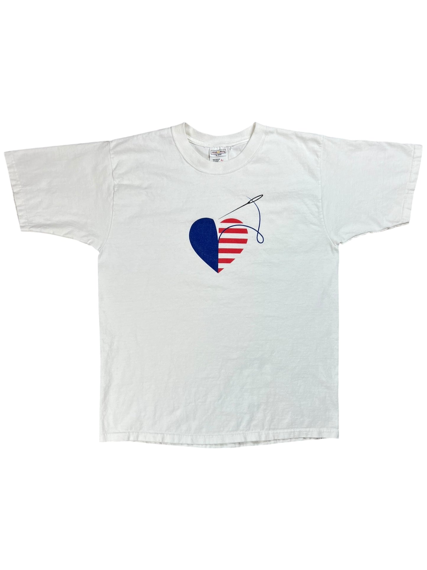 Vintage 90s fashion for America heart thread tee (L)