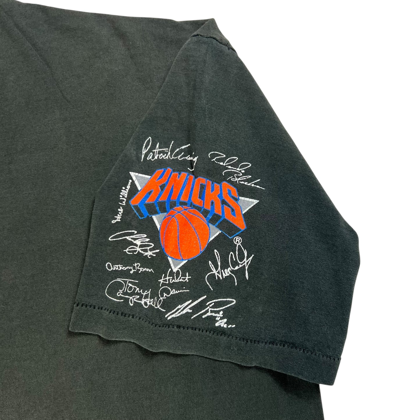 Vintage 1993 New York Knicks caricature street tee (L)