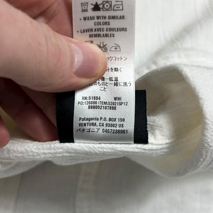 2009 Patagonia organic cotton white button up shirt (M)