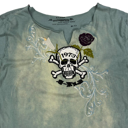 Y2K faded skull v neck tee (L)