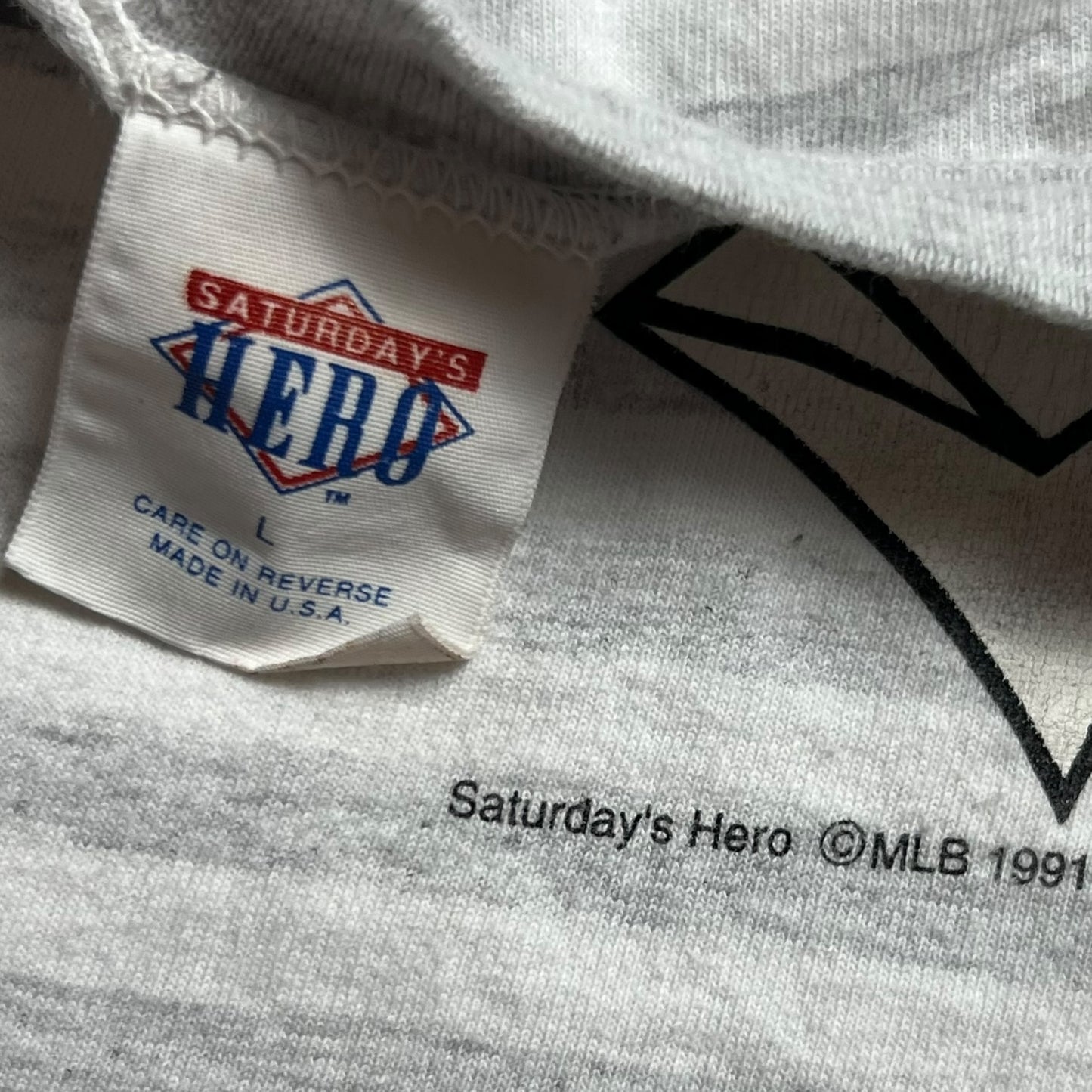 Vintage 1991 Philadelphia Phillies old logo striped tee (L)