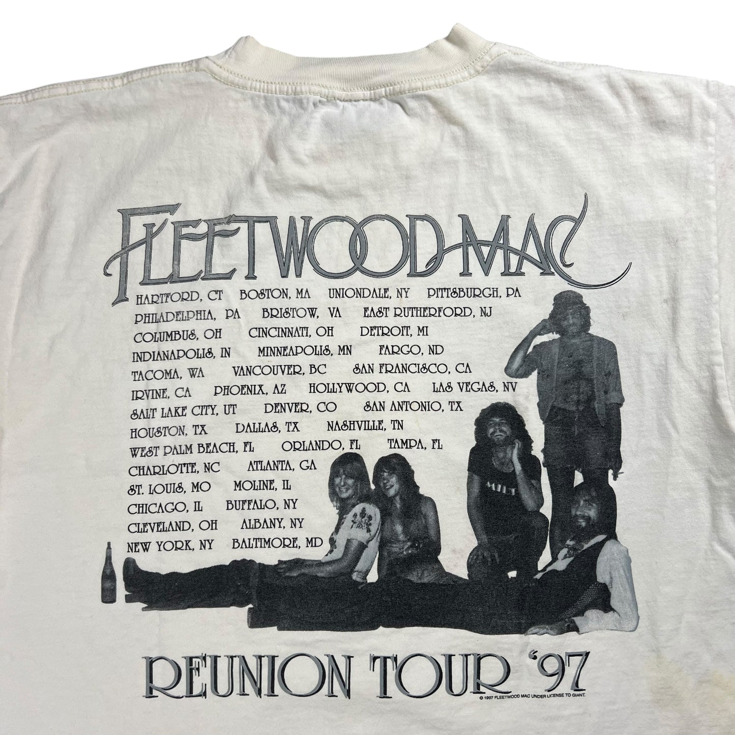 Vintage 1997 GIANT Fleetwood Mac Reunion tour Rumours band tee (L)