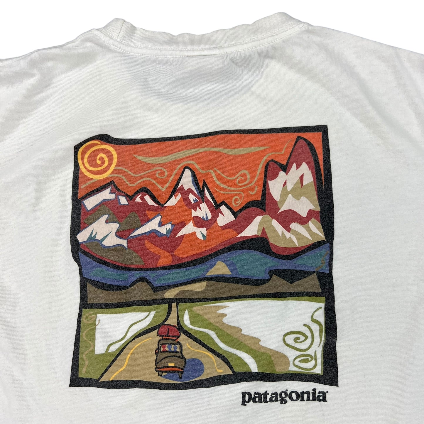 Vintage 90s Patagonia mountains tee (S)