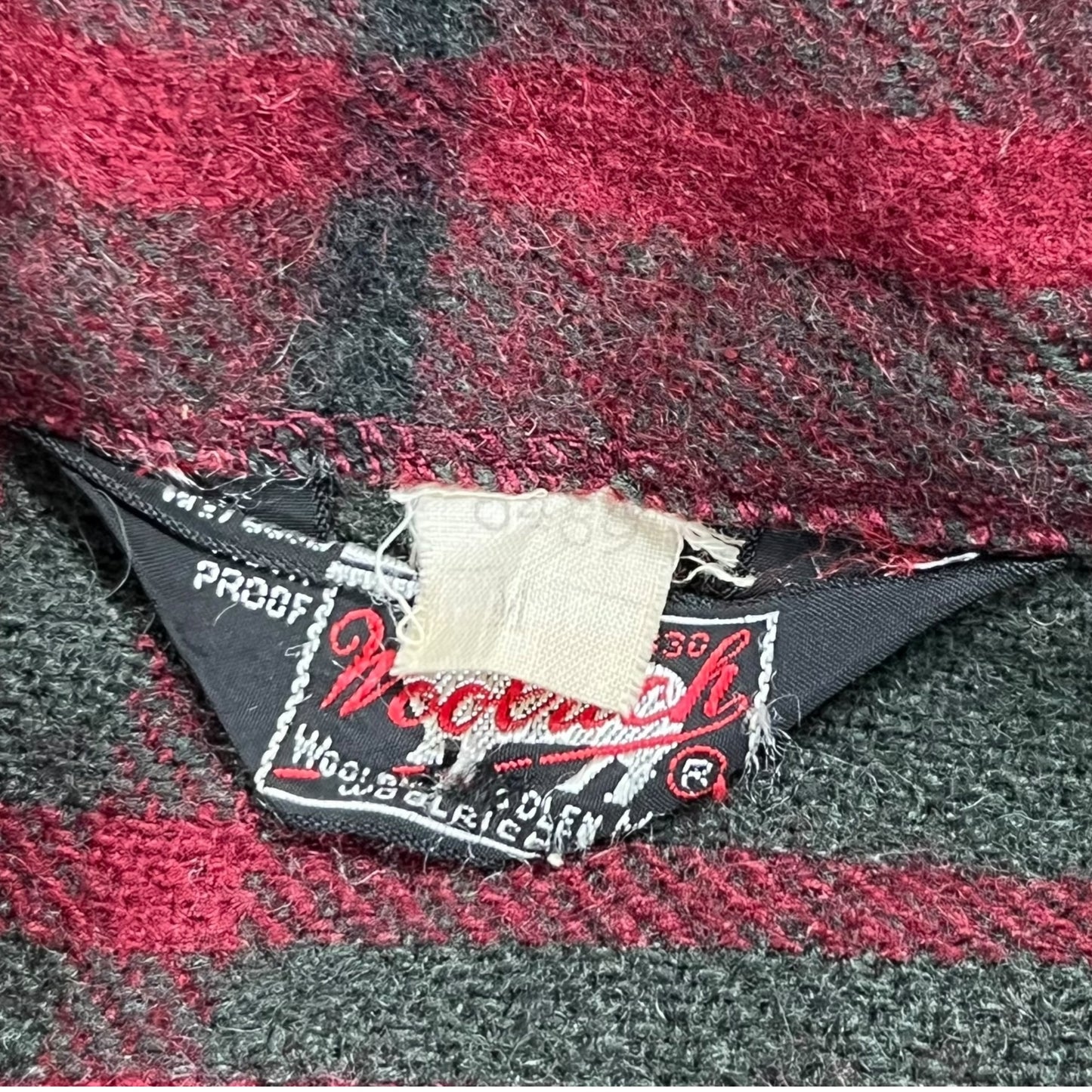 Vintage 1950s Woolrich wool plaid Henley flannel shirt (M)